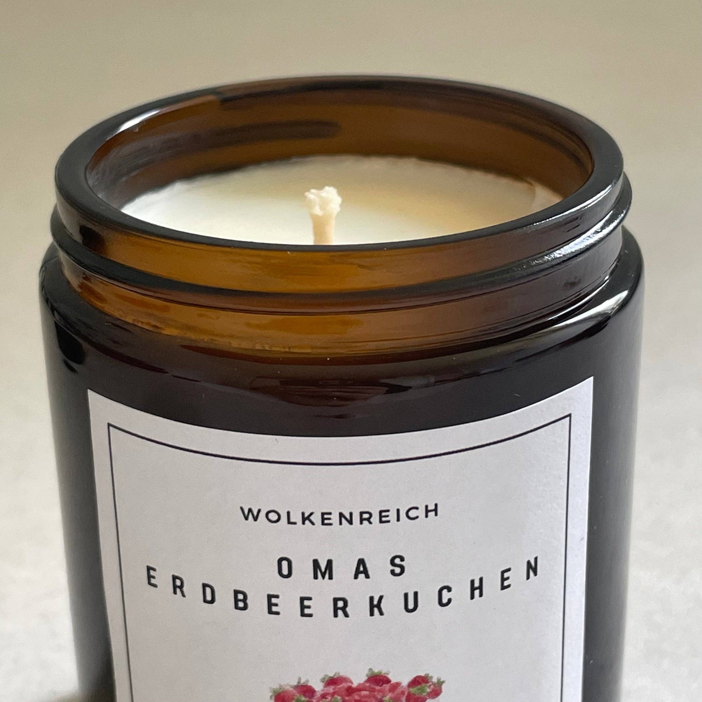Wolkenreich - Omas Erdbeerkuchen | Duftkerze, Sojawachs