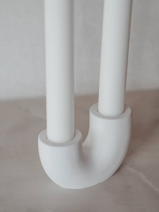 keins wie deins - Kerzenhalter aus Jesmonite | Kerzenständer für Stabkerzen, für 2 Kerzen: Hellbeige