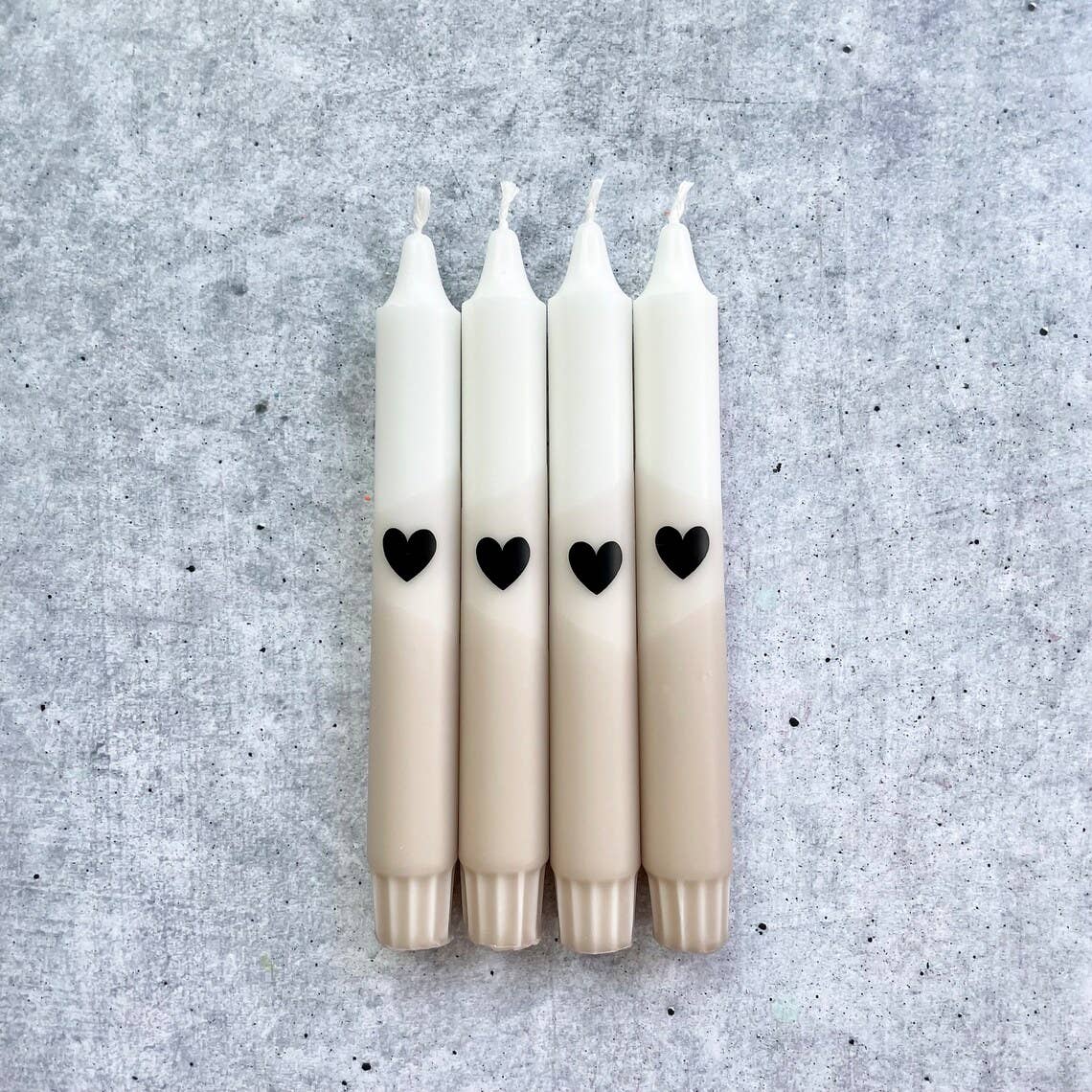 Wolkenreich - Eulenschnitt x Wolkenreich | Dip Dye Kerzen beige Herz 4 Stk