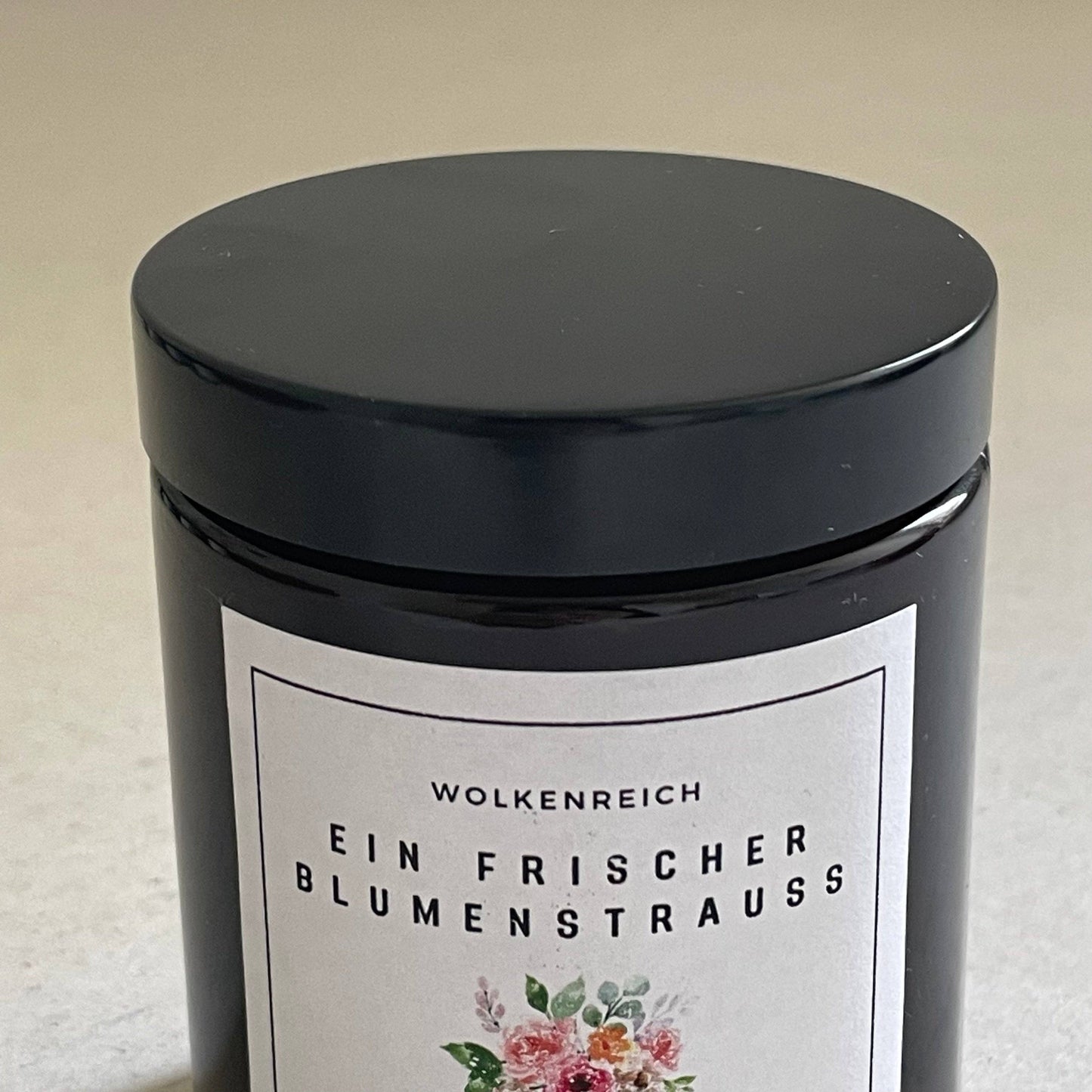 Wolkenreich - Ein frischer Blumenstrauß | Duftkerze, Sojawachs