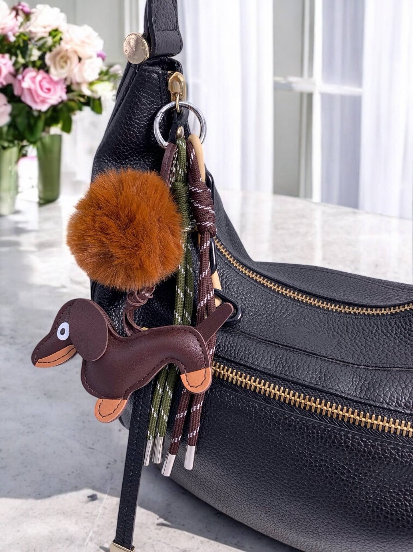 BYREN | ÉLINE L'ATELIER - Taschenanhänger und Schlüsselanhänger Hund und Pompon PC11