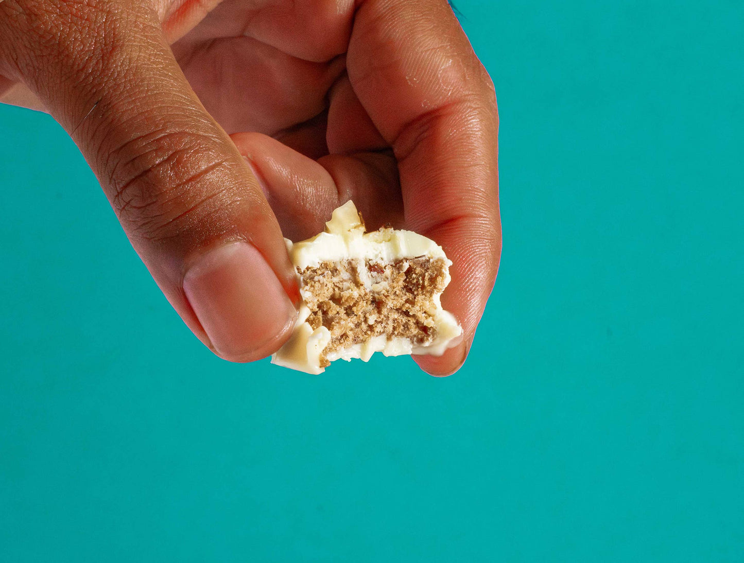 treatfuls - Weiße Schoko crunchy Haselnuss Riegel bio+vegan+glutenfrei
