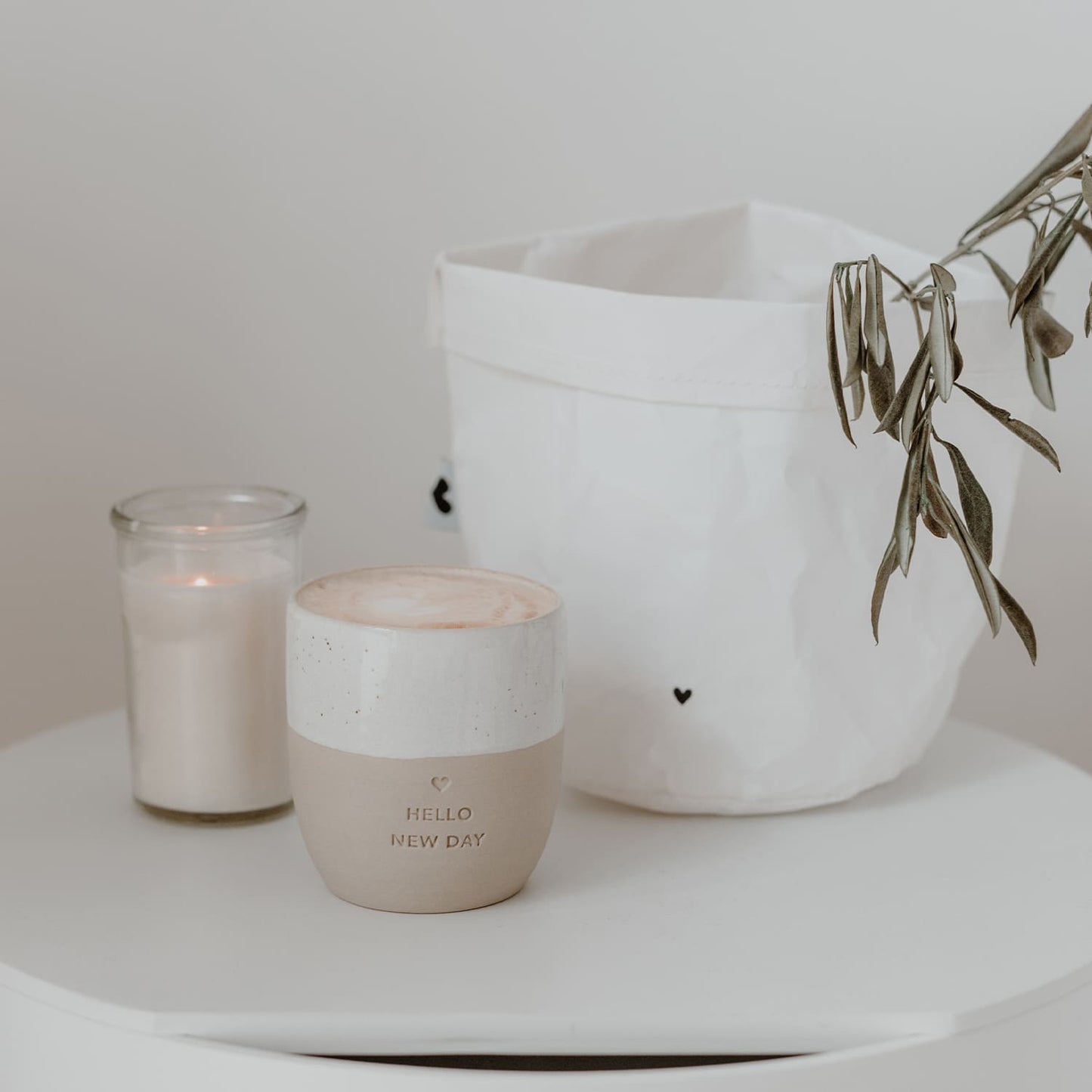 Becher "hello new day" 